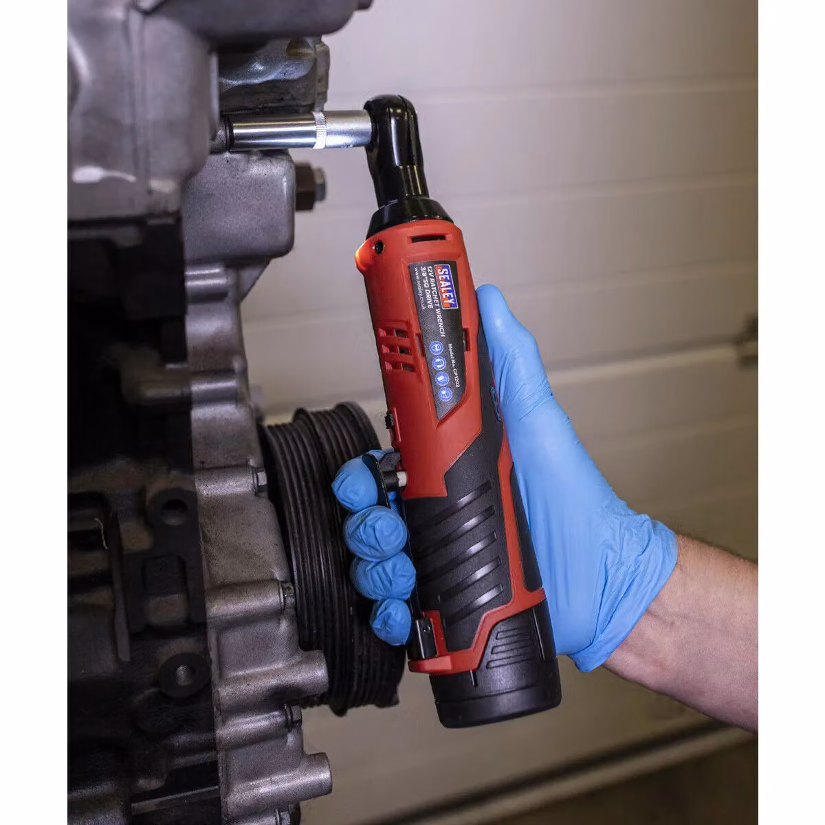 Loops 12V 3/8 inch Sq Drive Ratchet Wrench Kit with Variable Speed Control and Two Batteries in Red and Multicolour – 4