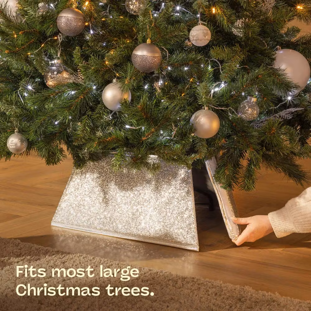 Christmas Village Glitter Square Christmas Tree Skirt in Silver and Gold, W: 48 cm x D: 48 cm – 3