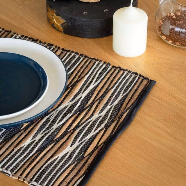 KDMD Handcrafted Water Hyacinth Placemat in Black and White Graphic Waves