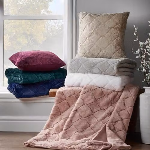 Catherine Lansfield Cosy Diamond Faux Fur Square Cushion in Beige, W/D/H: 43 x 43 x 43 cm – 5