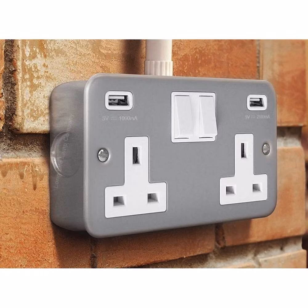SPETLEK Metal Clad 13 Amp Double 2 Gang USB Switched Socket in Grey – 3