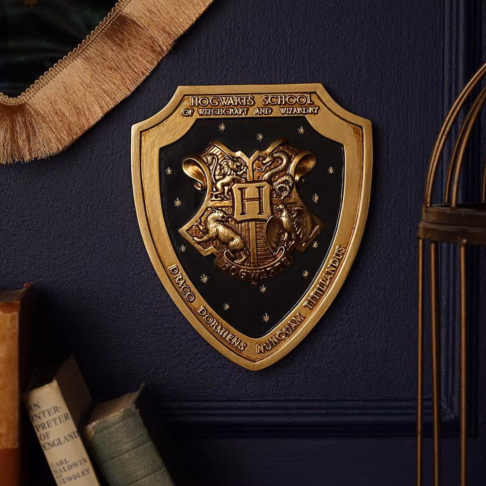 Warner Bros Harry Potter Alumni Hogwarts Crest Shield 3D Metal Wall Art in Antique Gold – 2