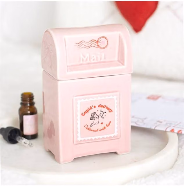 KDMD Cupid's Delivery Valentine Postbox Ceramic Oil Burner in Pink