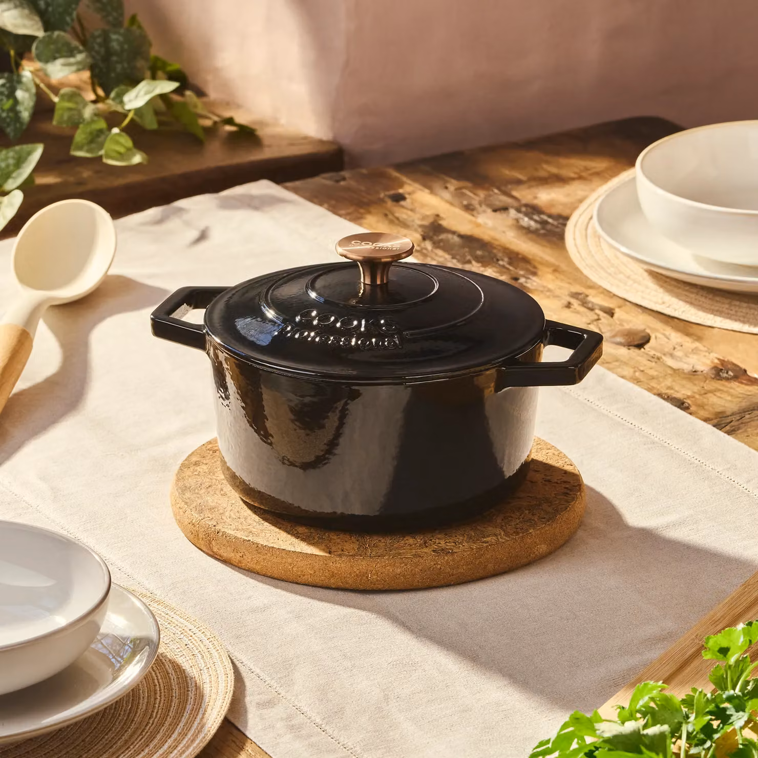 Cooks Professional Set of 3 Black Enamelled Cast Iron Casserole Dishes with Lids, Diameter: 20 cm, 26 cm and 28 cm – 3