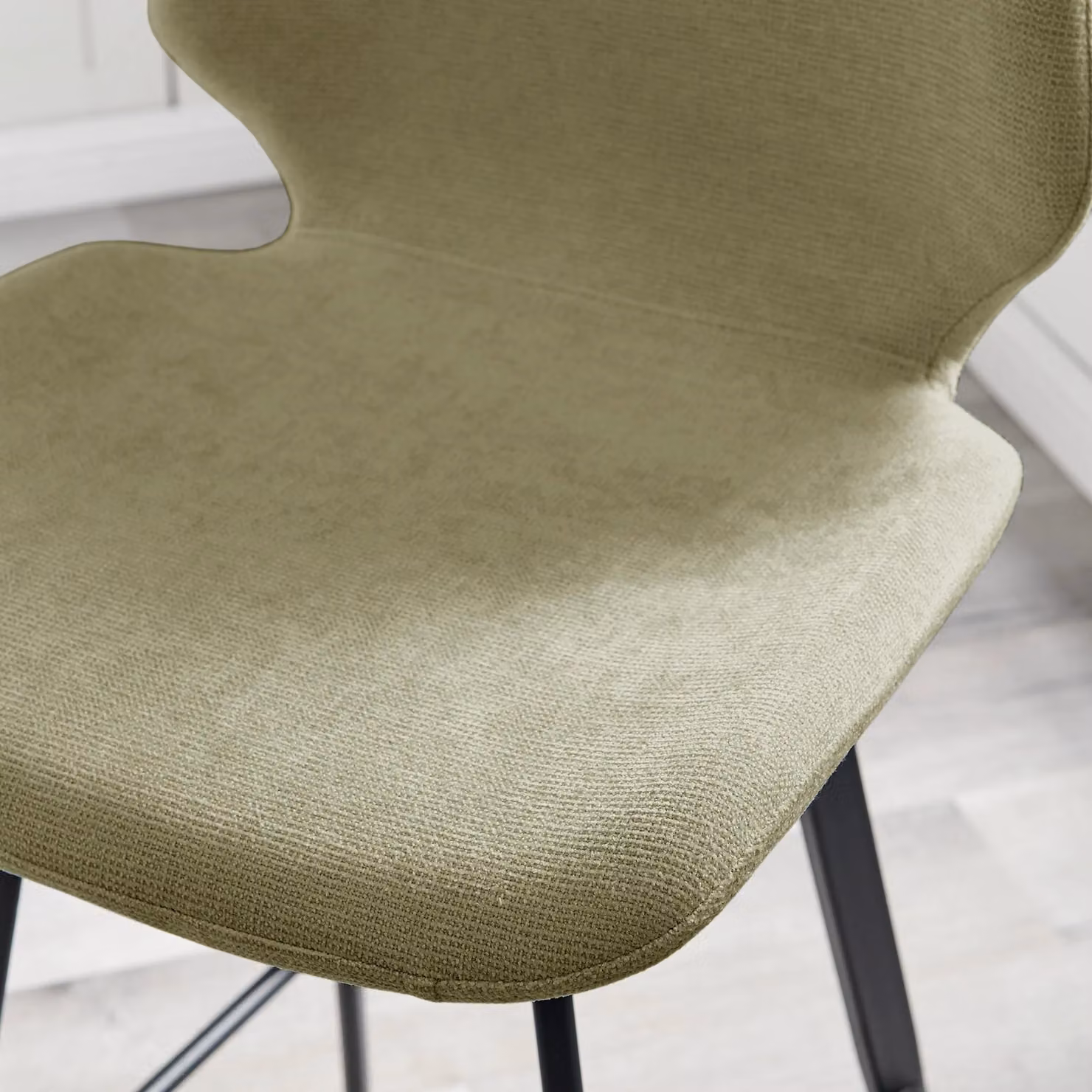 FurnitureboxUK Nyla Set of 2 Modern Upholstered Fabric Counter Stools in Green with Black Metal Legs – 2