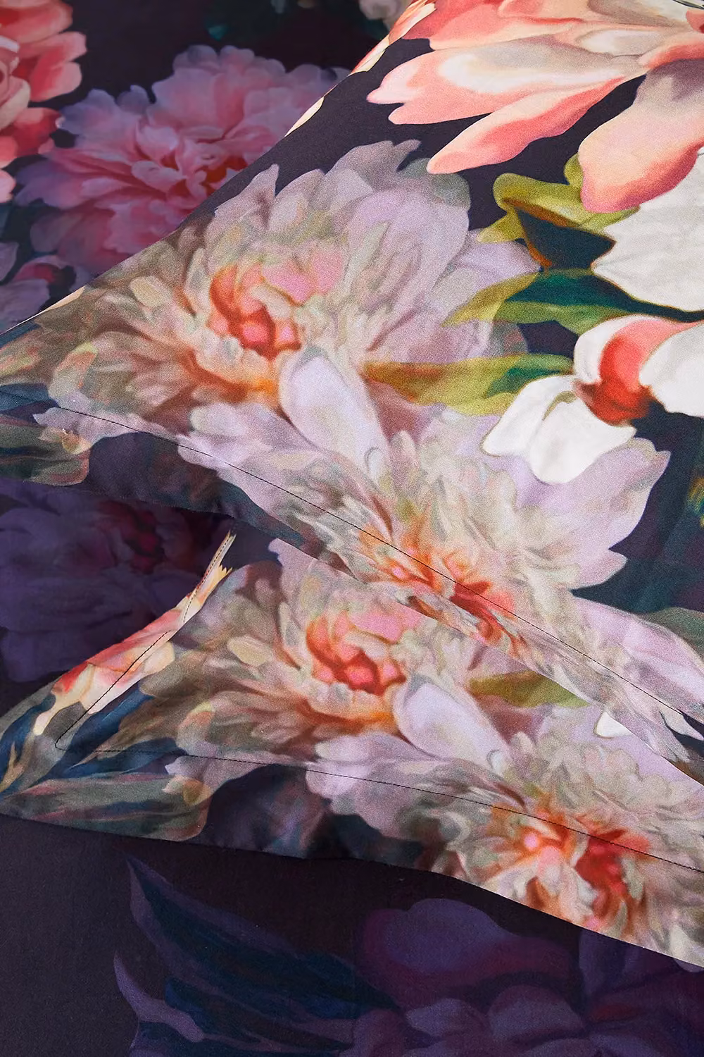 Ted Baker Painted Posy Reversible Cotton Mako Satin Duvet Cover and Pillowcase Set in Blue and Pink, W/D/H: 200 x 200 cm – 5