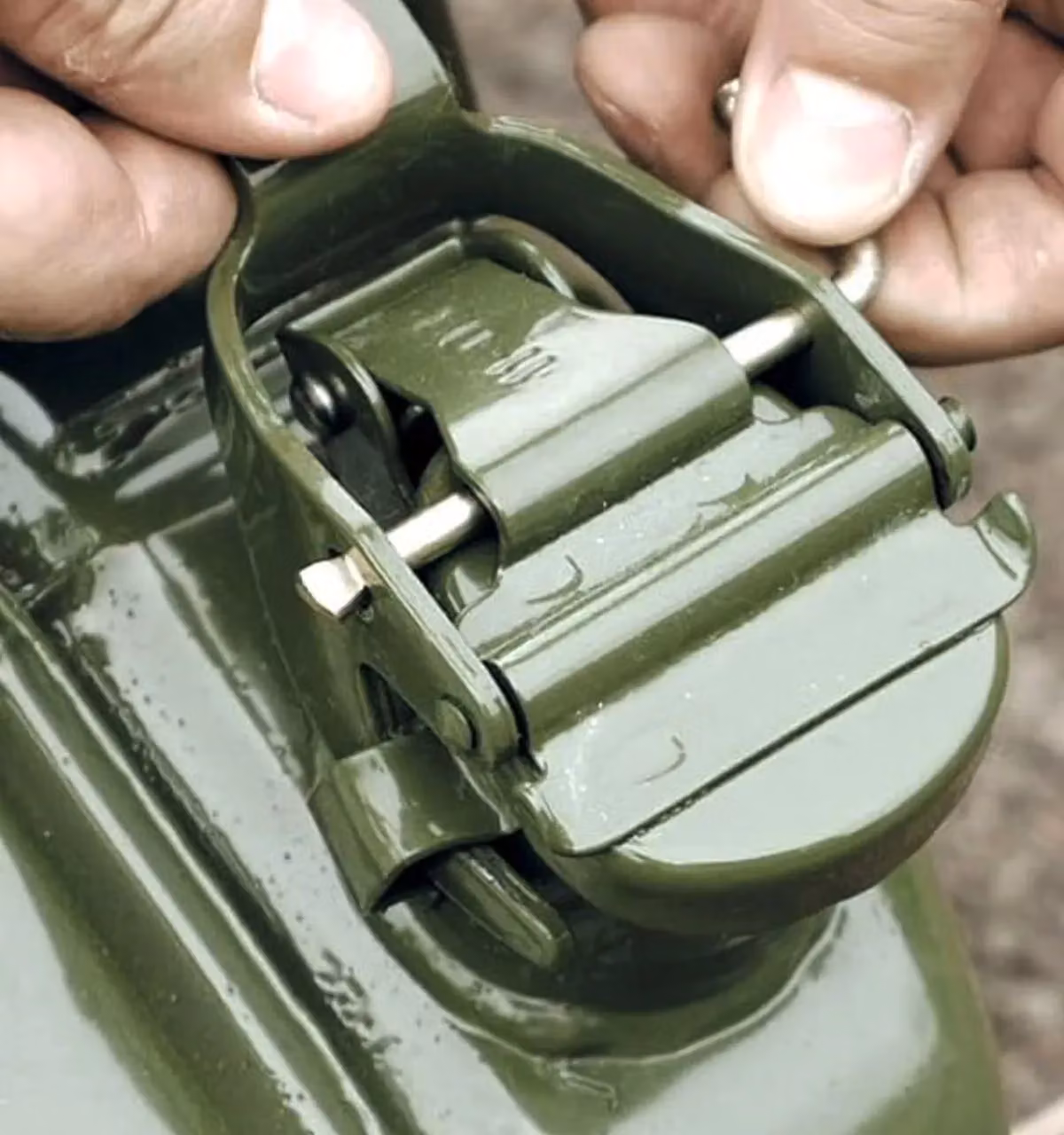 Autojack Green Steel Jerry Can with Flexi Spout, 20L – 5
