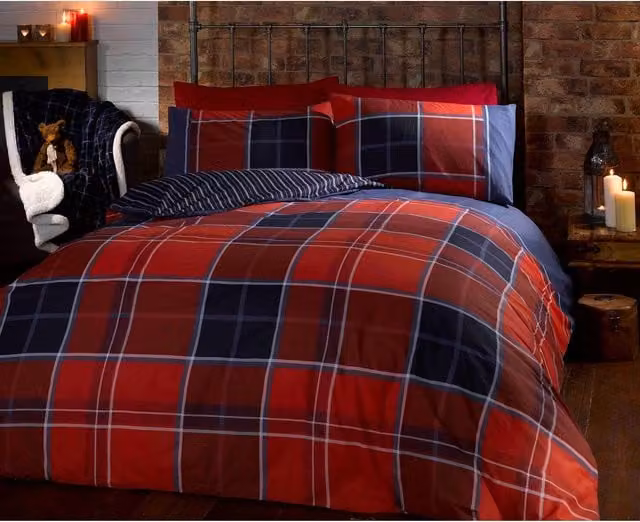 Rapport Home Red Checked Cotton Reversible Duvet Set with Pillowcase, W/D/H: 135 x 200 cm and 50 x 75 cm