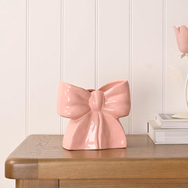 Hestia Bow Shaped Ceramic Vase in Pink – 1