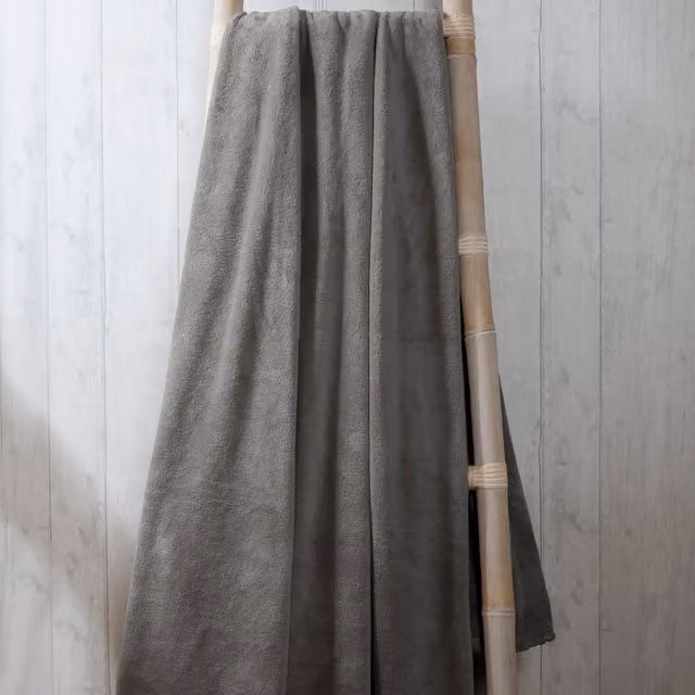 Rapport Home Plain Polyester Fleece Throw in Anthracite and Silver, 200 cm
