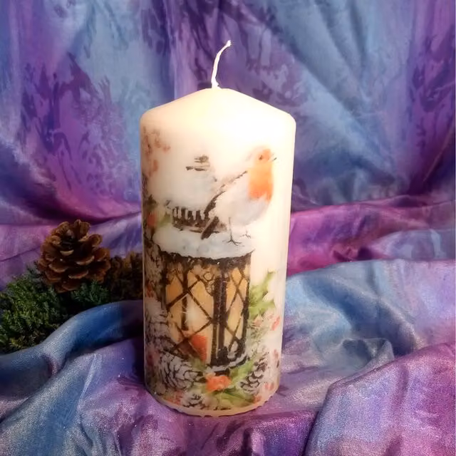 Viki White Christmas Robin Pillar Candle
