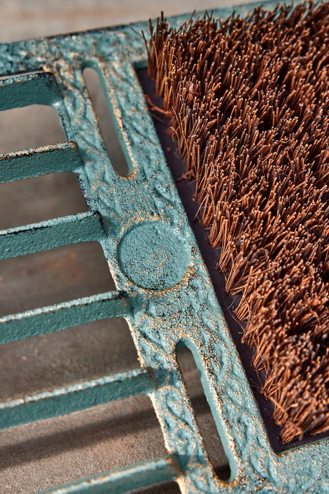 Dibor Traditional Style Fern Green Outdoor Garden Brush Boot Scraper – 4
