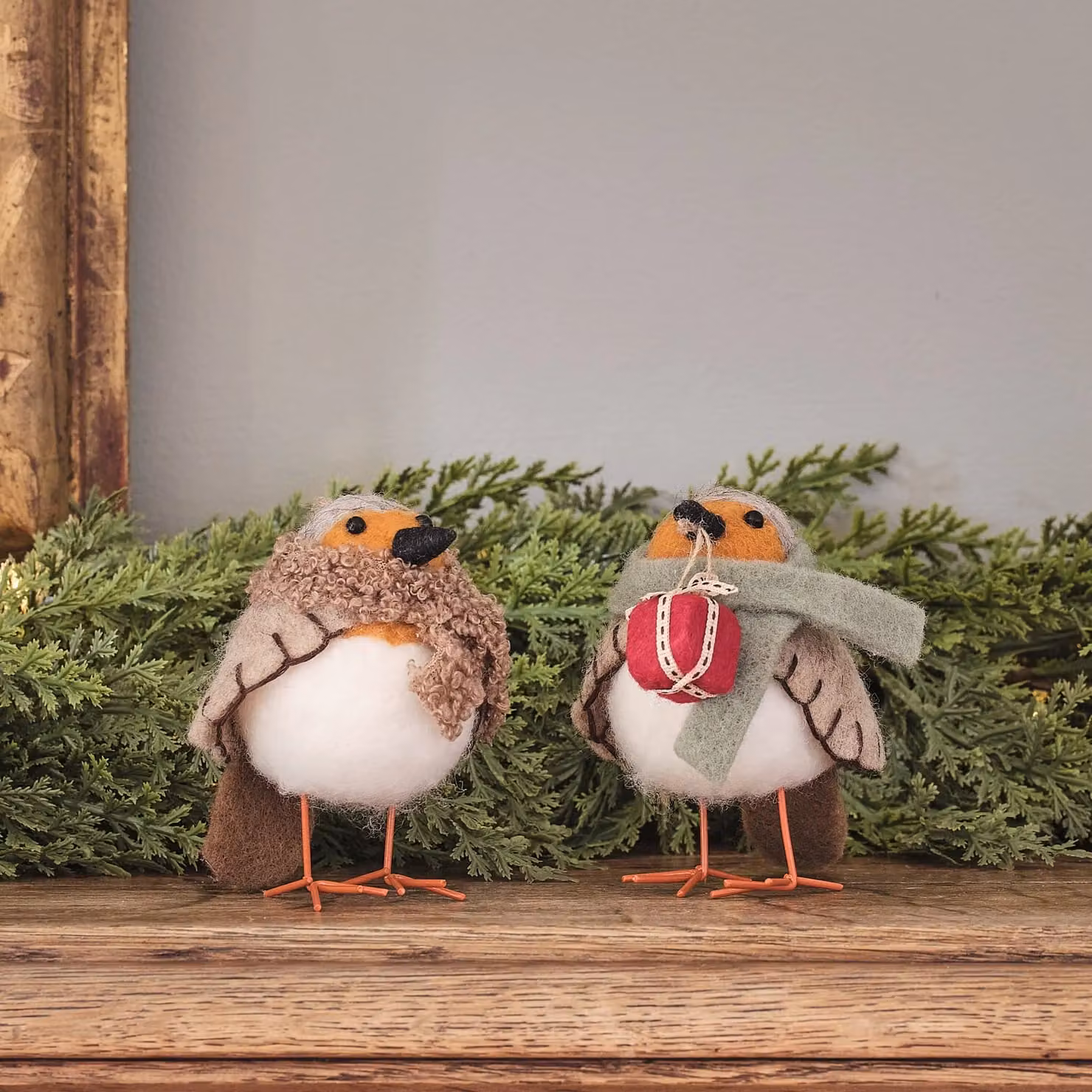 Robby & Birdie Hanging Felt Robin Christmas Decorations, Multicolour