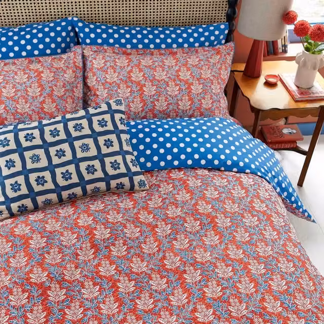 Land & Shore Willa Double Duvet Cover and Pillowcase Set, Blue and Red, Reversible Vintage Floral Cotton, 140 x 200 cm