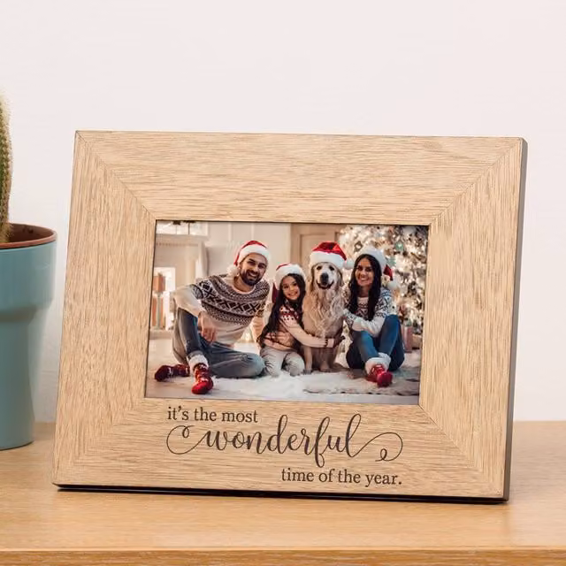 Uniqueful Personalised Christmas Family Wood Picture Frame, Brown, W/H: 15.24 x 10 x 15.24 cm