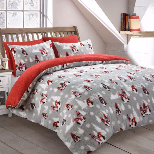 Velosso Penguins Teddy Warm and Cosy Red Duvet Cover and Pillowcase Set, W/D/H: 135 x 200 cm and 50 x 75 cm
