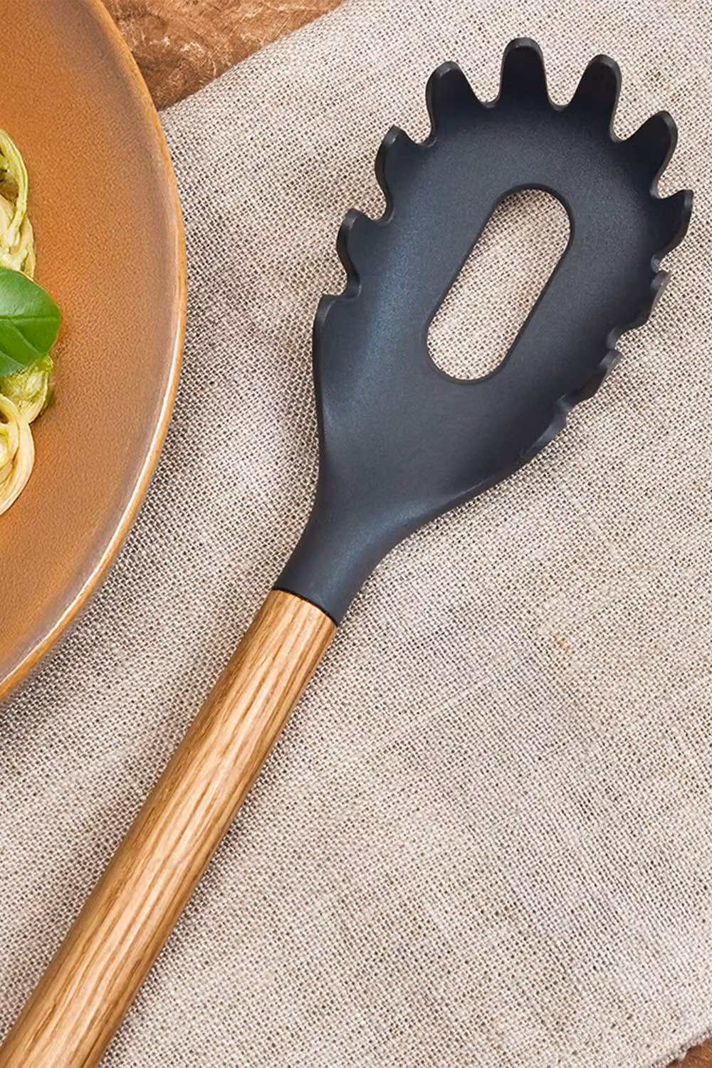 Zyliss Oak Wood Kitchen Utensil Set in Grey, Brown and Multicolour – 2