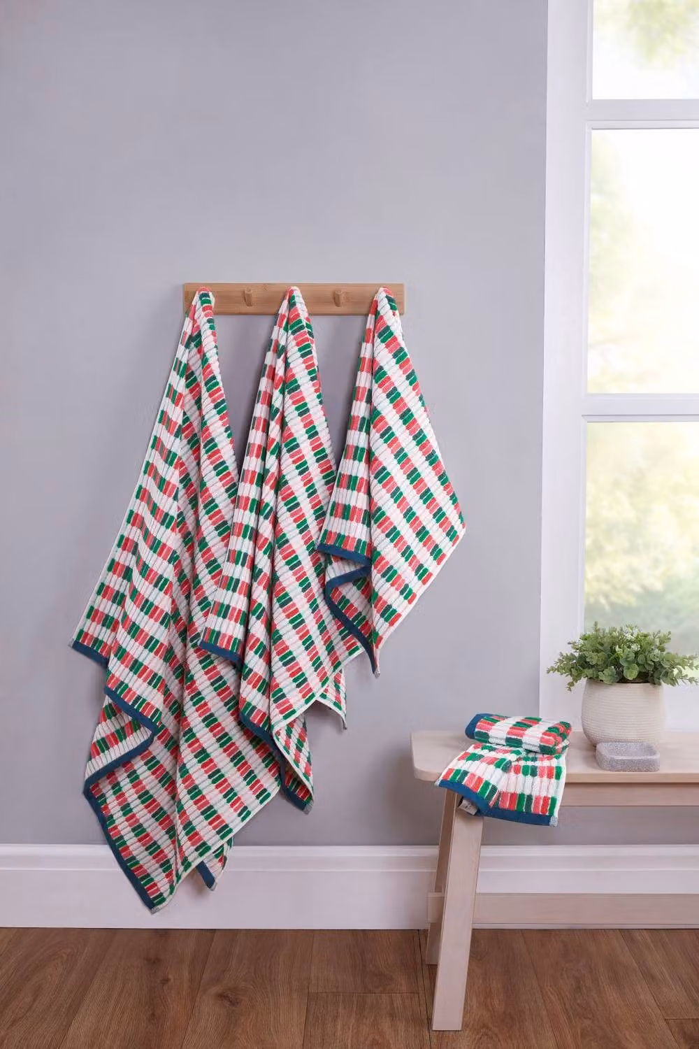Rapport Home Santa Cruz 6 Piece Cotton Towel Set in Red Multicolour Striped Design – 2