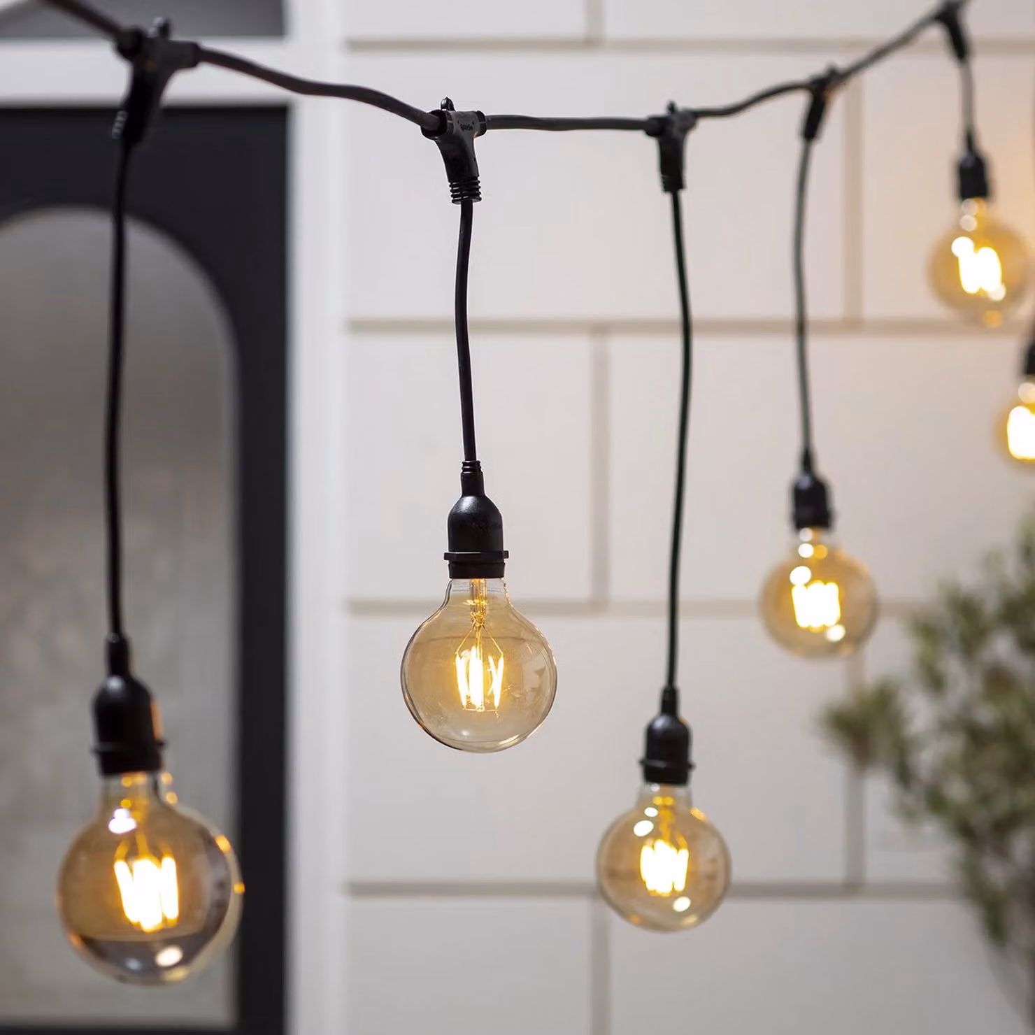 Ingenious Connect LED Festoon Light Bundle with 10 Large Transparent Glass Globe Bulbs in Warm White