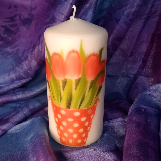 Viki Spring Pillar Candle, White Tulip, Height: 12.7 cm