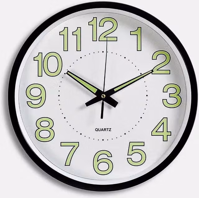 YnysTec Large Round Quartz Wall Clock in Black with Silent Luminous Glow, Diameter: 30.48 cm