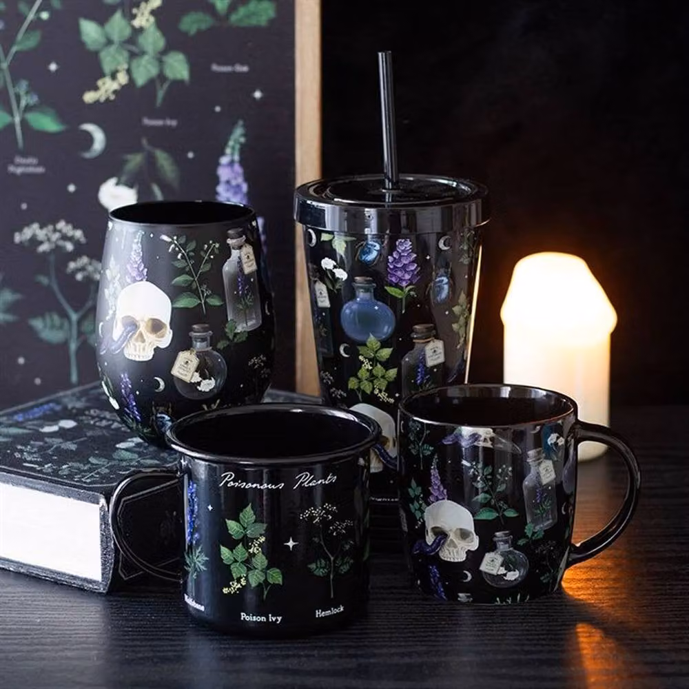 Uniqueful Venom and Vines Print Stemless Glass Tumbler in Black, 550ml – 2