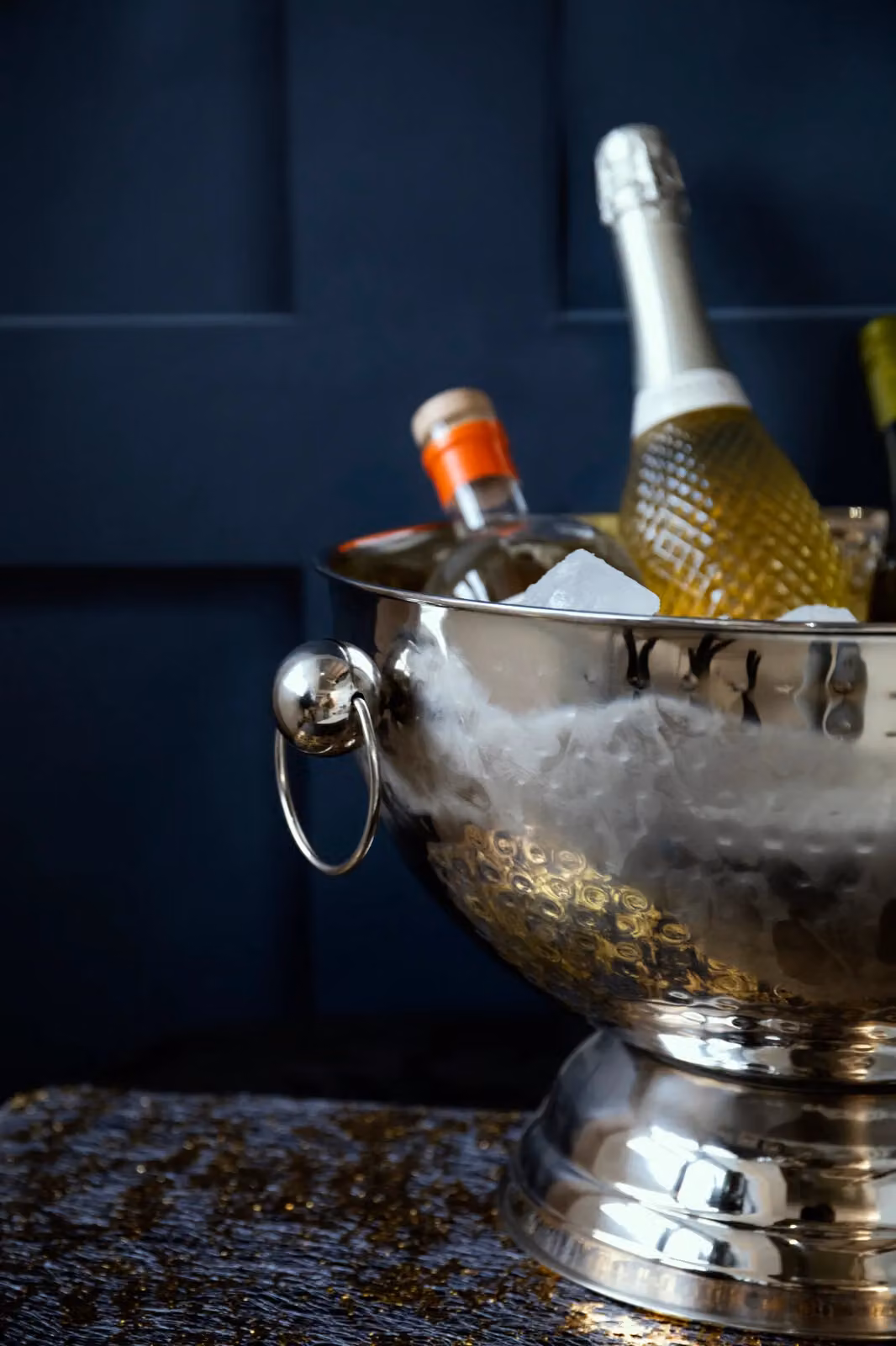 BarCraft Hammered Stainless Steel Champagne Bowl in Silver – 3