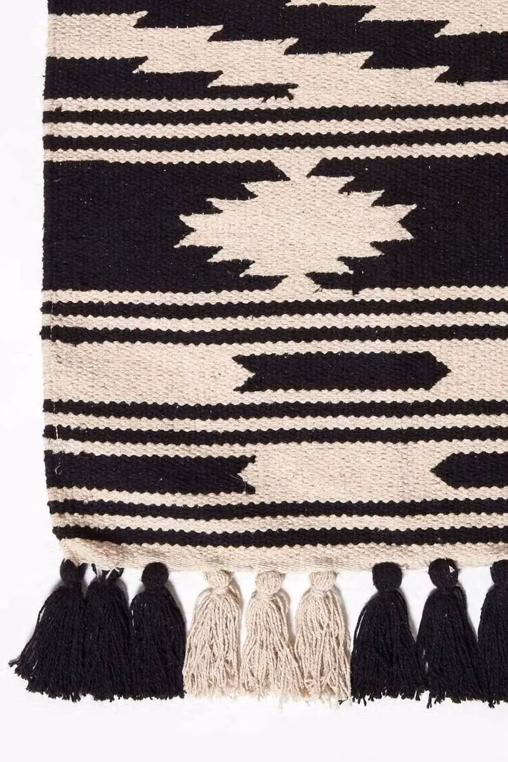 Homescapes Dinan Black and White Cotton Kilim Runner Rug with Fringes W: 66 cm, L: 200 cm – 3