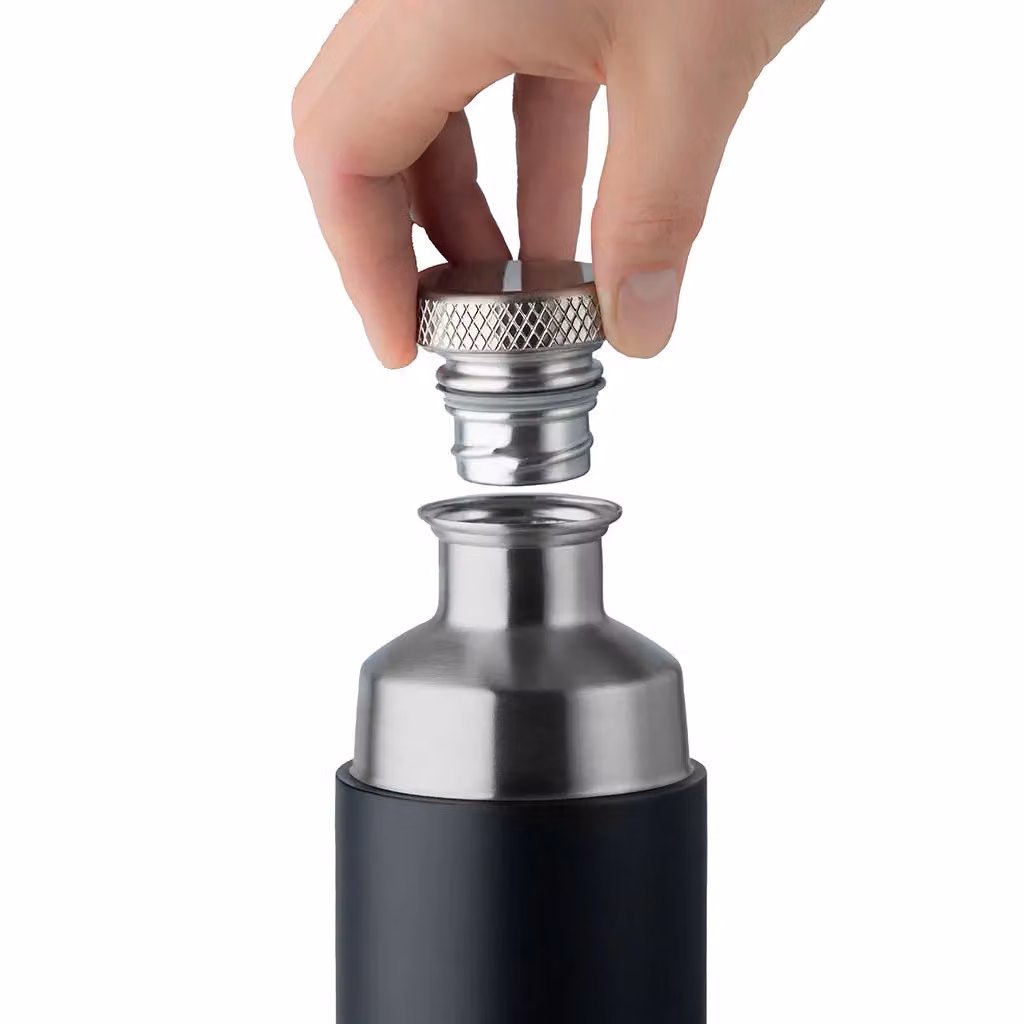 High Camp Firelight 750 Flask, 750ml Vacuum Insulated Stainless Steel Whiskey Flask in Black – 3