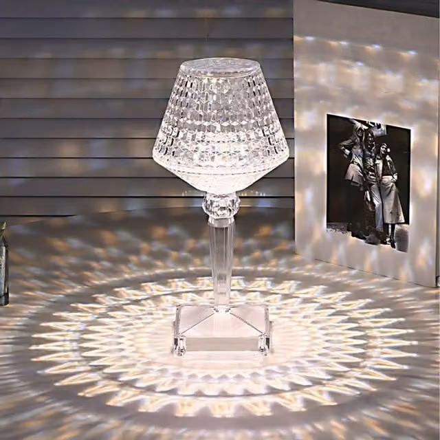 Komore Transparent Acrylic Wine Glass-Shaped Table Lamp