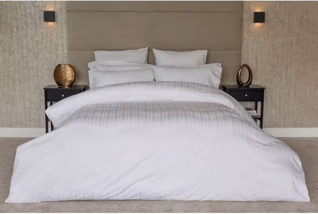 Belledorm Hotel Tribeca Cotton Jacquard Striped Duvet Cover and Pillowcase Set in White and Beige, W: 228 cm, H: 200 cm, D: 180 cm