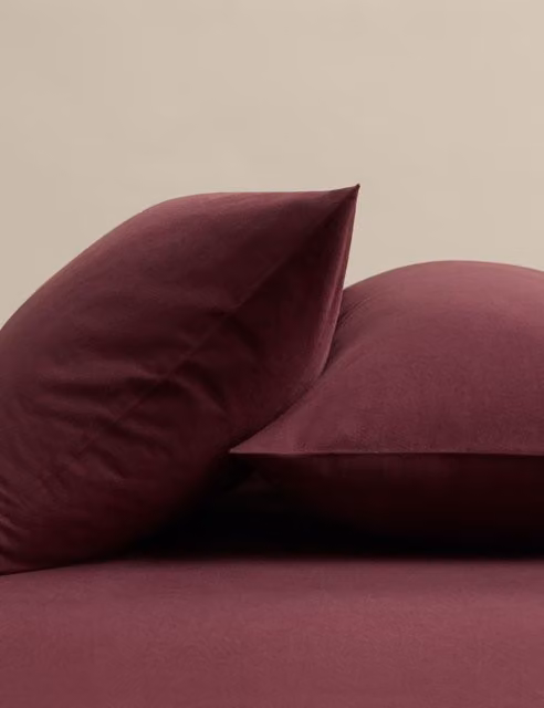 M&S 2 Pack Pure Cotton Brushed Flannel Pillowcases in Burgundy