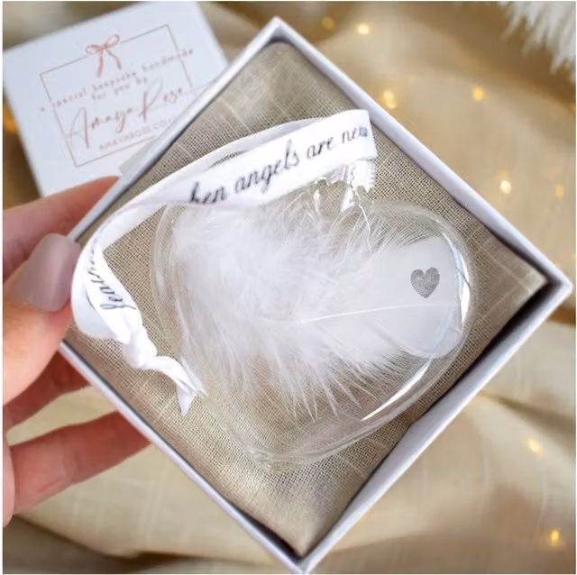 Amaya Rose Ltd Feather Heart In Memory Bauble in White and Black with Clear Gift Box