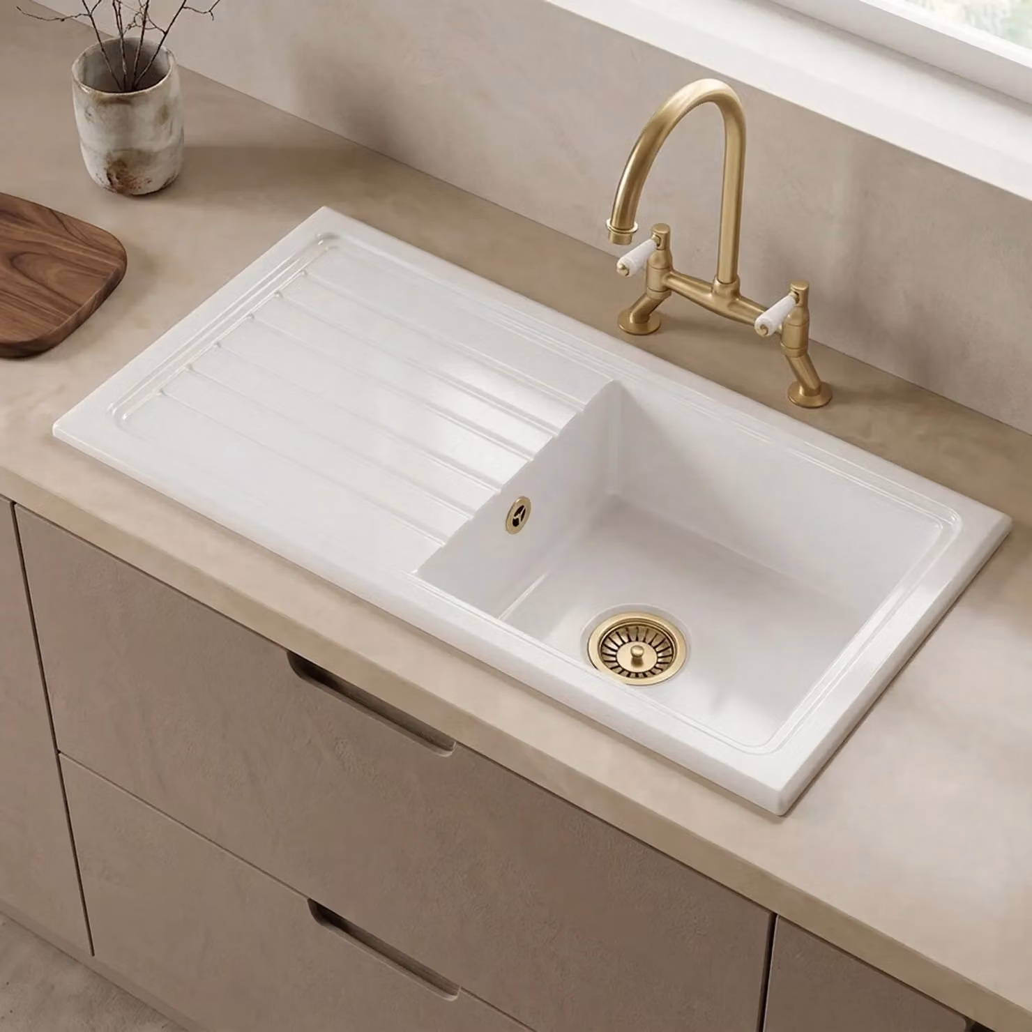 Balterley White Ceramic Kitchen Sink with Drainer and Mixer Tap, Reversible Single Bowl Fireclay Inset Countertop, W/D/H: 101 x 52.5 x 30.19 cm, White and Brushed Brass – 2