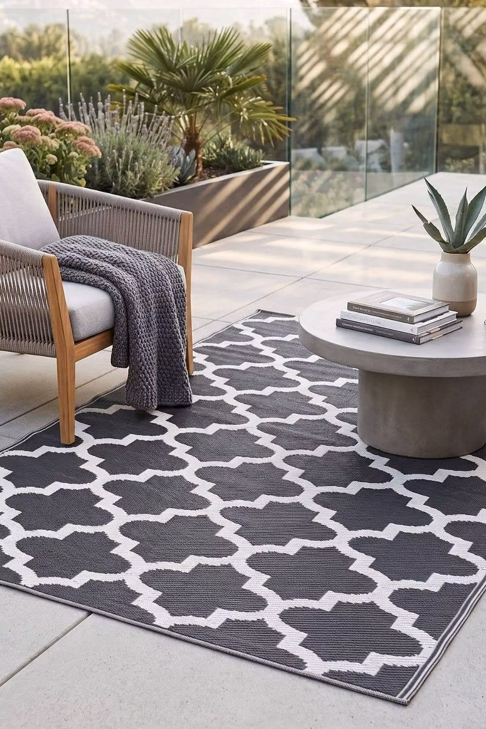 Homescapes Luxury Outdoor Rug Black and White Nola Geometric Reversible W/D: 240 x 300 cm – 7
