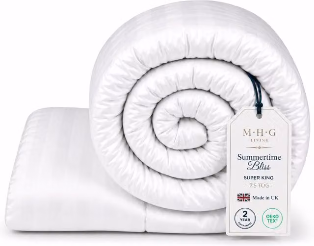 MHG Living 7.5 Tog Summer Lightweight Hollow Fibre Duvet in White