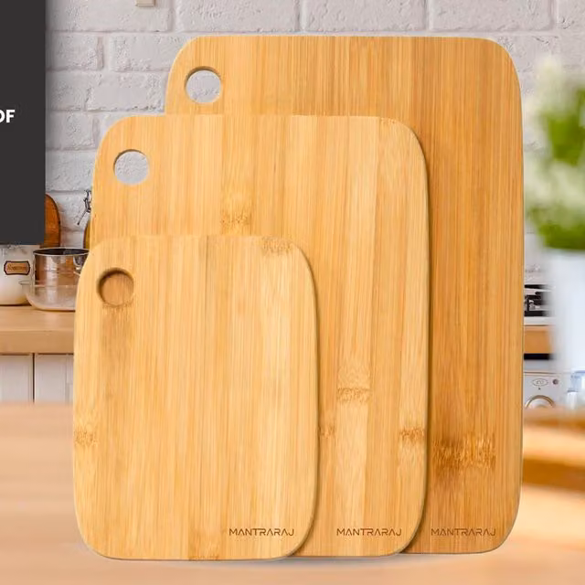 MantraRaj Set of 3 Rectangular Bamboo Chopping Boards with Handles, Brown