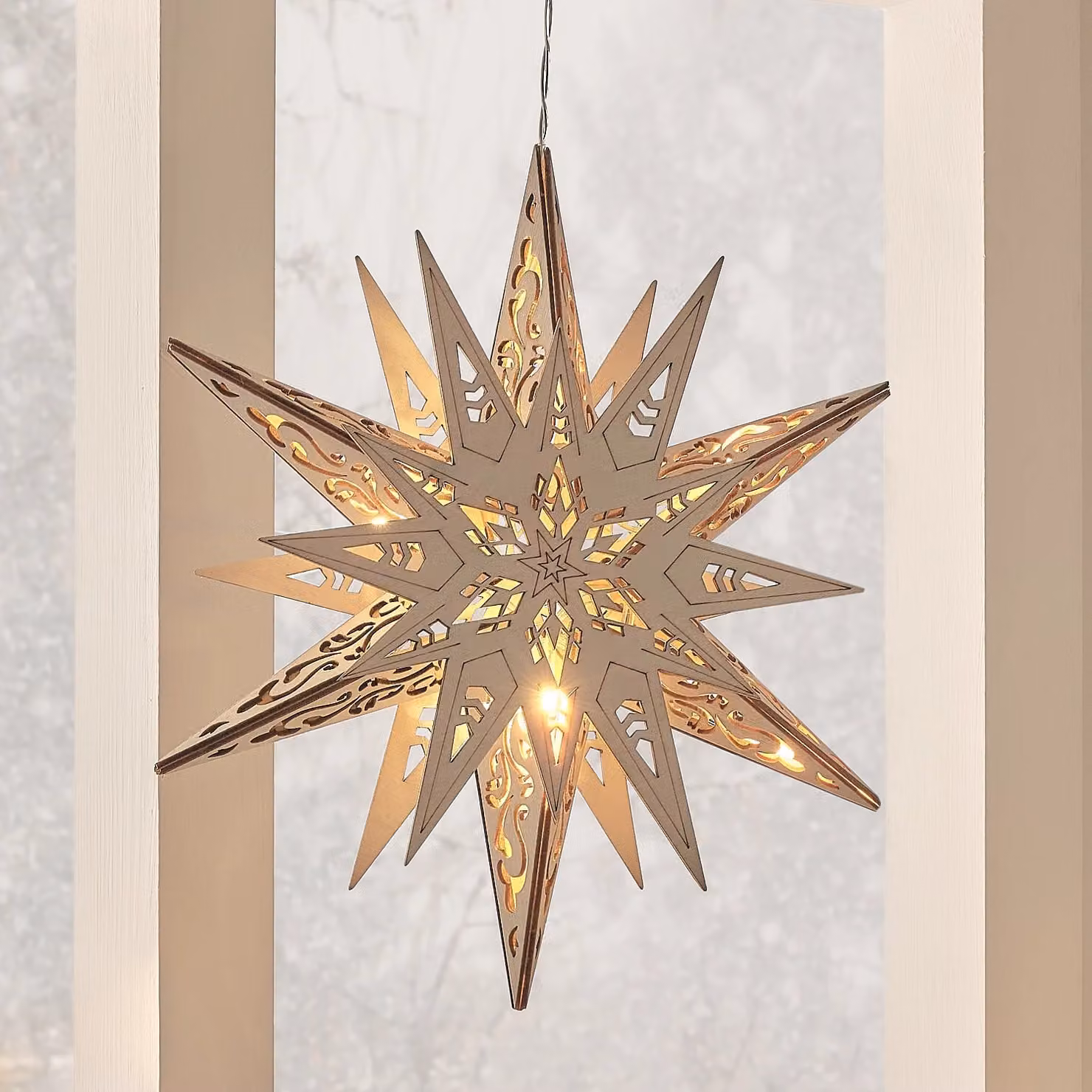 Lights4fun.co.uk Rustic Wooden Star Hanging Christmas Decoration with Remote Control, White and Brown