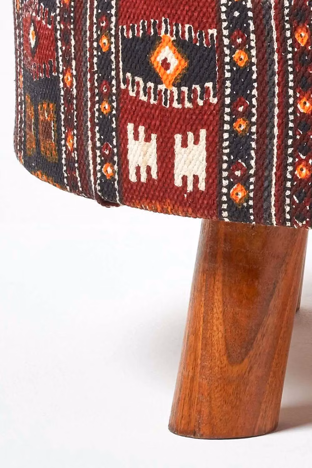 Homescapes Ethnic Geometric Flat Kilim Footstool with Wood Legs in Multicolour – 3