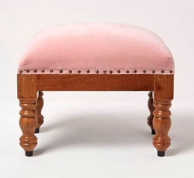 Homescapes Mable Pink Velvet Rectangular Footstool W/D/H: 50 x 40 x 40 cm – 1