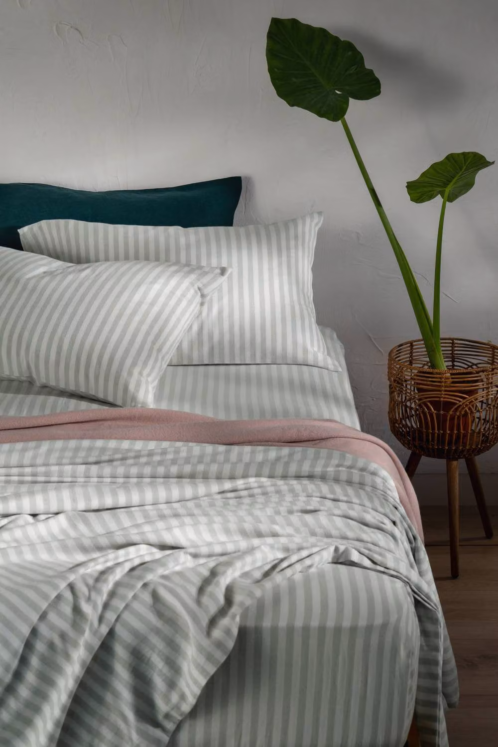 Soak&Sleep Misty Green Herringbone Stripe Cotton Fitted Sheet, Super King, 200 x 200 cm, 30 cm Depth – 2