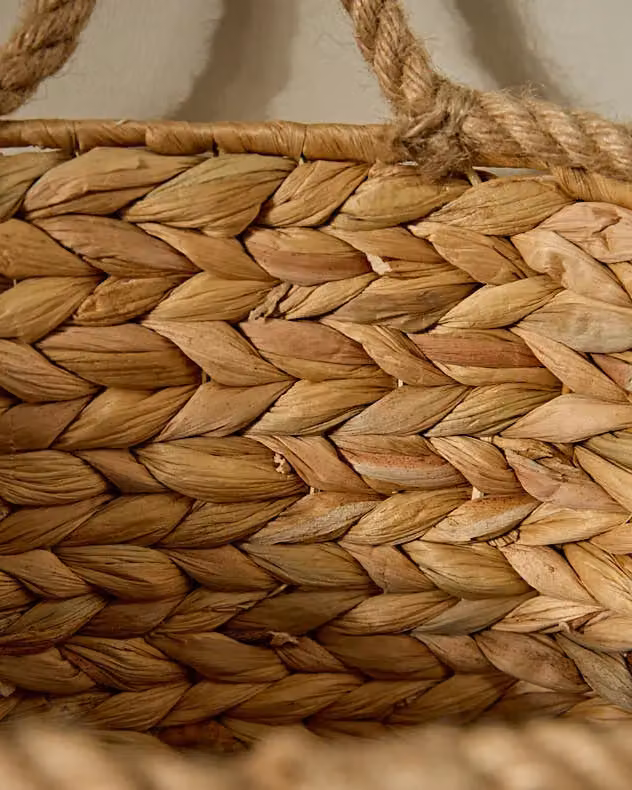 Dibor Natural Woven Water Hyacinth Large Wall Basket with Rope Detailing in Brown and Beige, H29 x D22 cm – 3