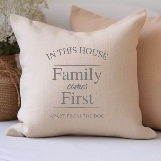 Aye Do Gifts Personalised Family Comes First Linen Cushion in Beige, W/D/H: 40 x 40 x 40 cm – 1