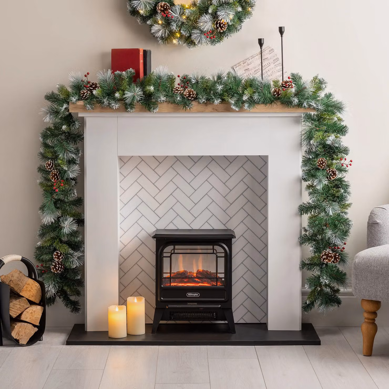 Christow Christmas Garland Hanging Decoration with Frosted Cones and Berries in Green and Red, Length: 180 cm – 2
