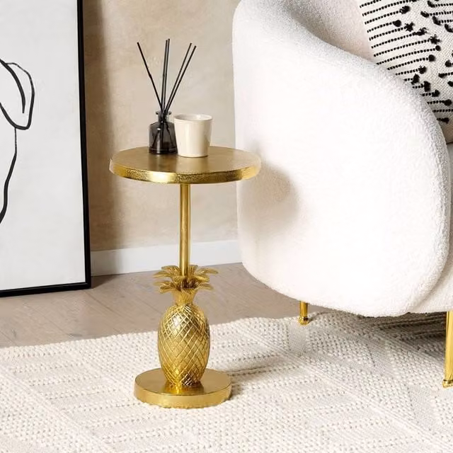 Wyld and Coco Glam Living Pineapple End Table in Gold Metal, W/D/H: 29 x 29 x 49 cm – 1