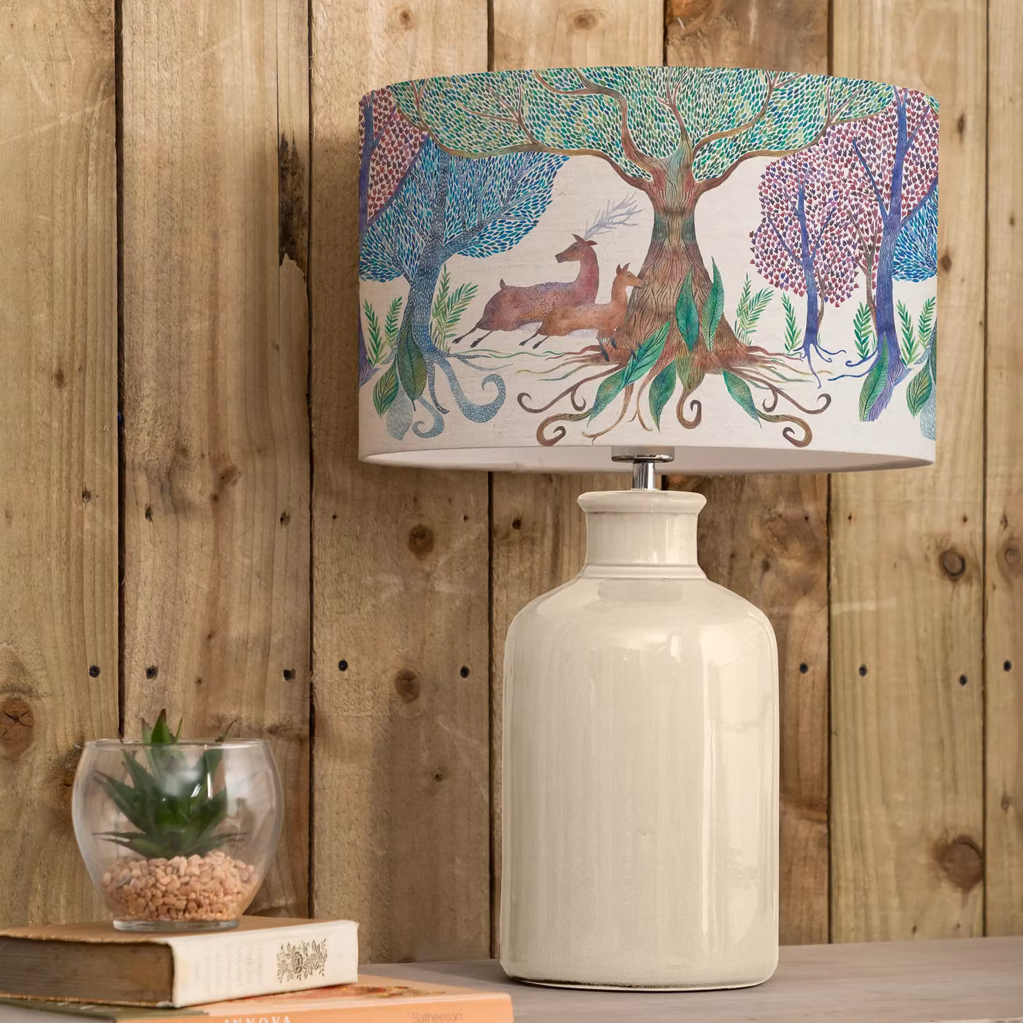 Voyage Maison Elspeth Ceramic Table Lamp with Willow Woods Eva Fabric Lampshade in Beige and Multicolour – 2