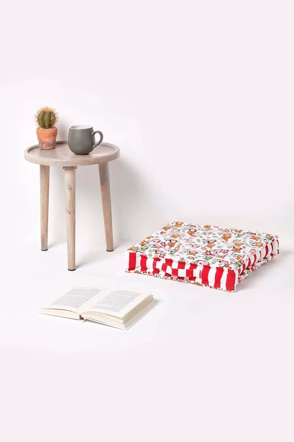 Homescapes Cotton Owl Floor Cushion in Red, W/D/H: 40 x 40 x 8 cm