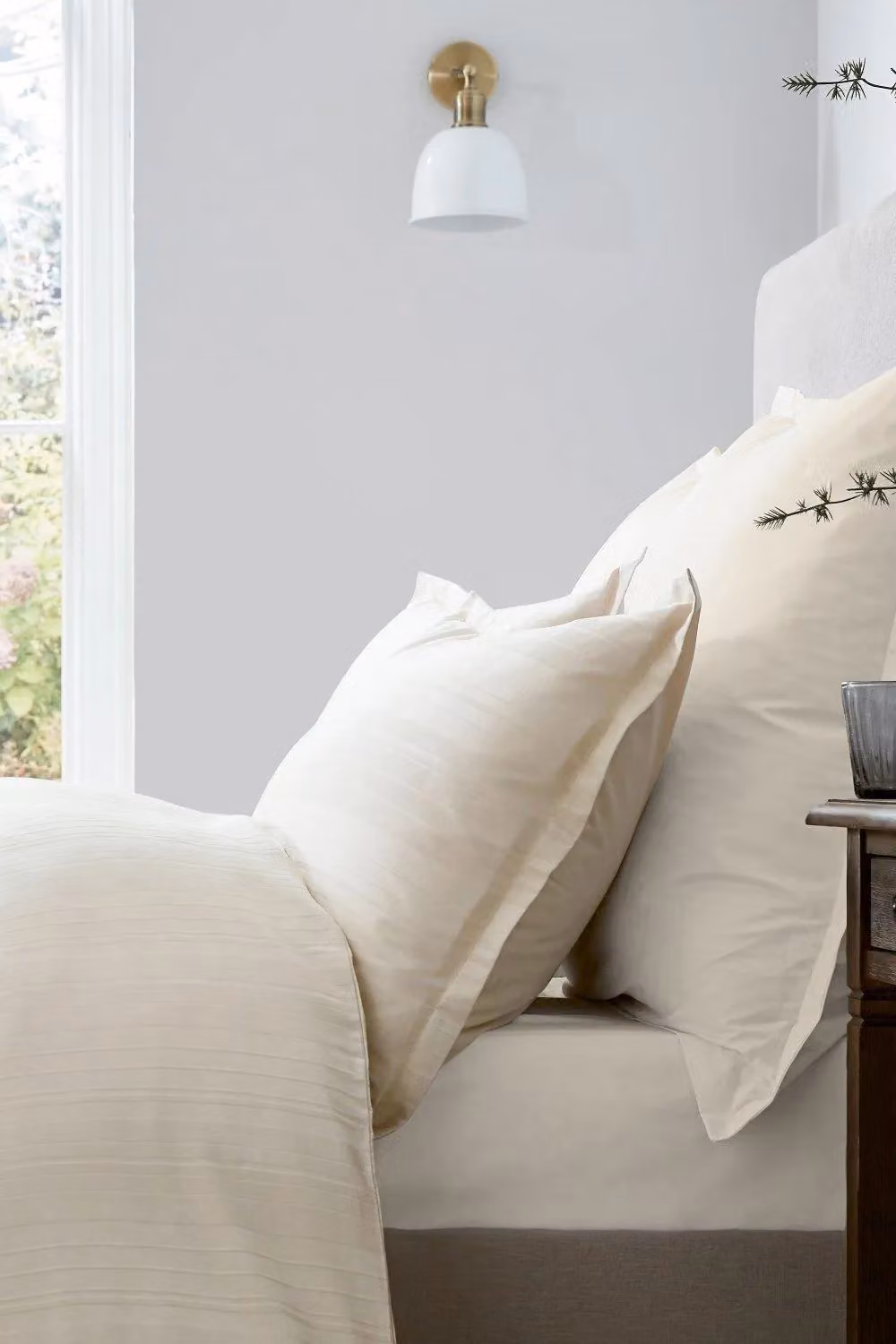 Murmur Seren Reversible Striped Cotton Percale Oxford Pillowcase in White and Grey – 2