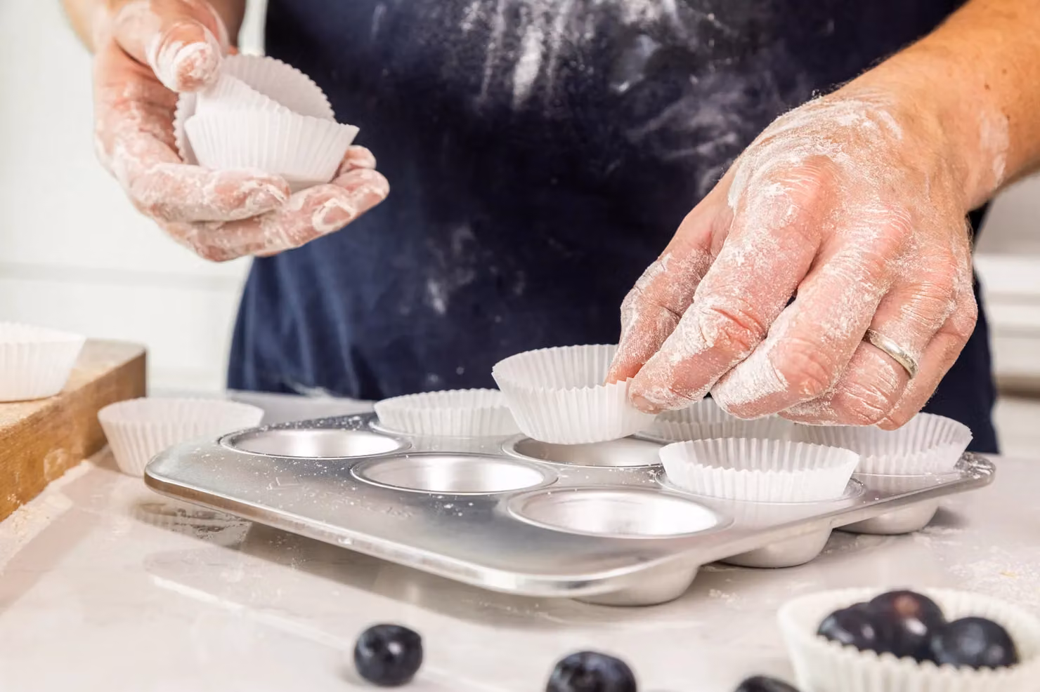 MasterClass Aluminium 9-Hole Muffin Tray, Silver – 3
