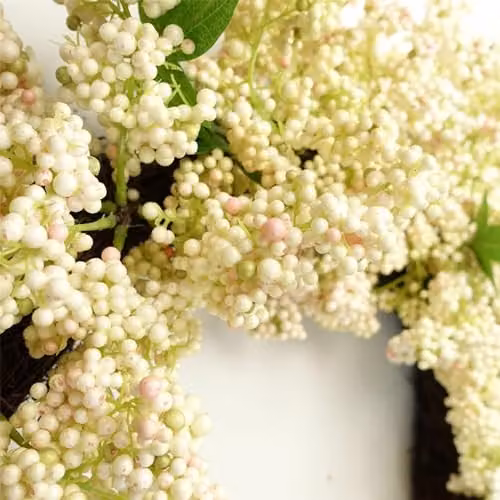 Leaf Artificial Hanging White Berries Wreath in Green, Diameter: 55 cm – 4
